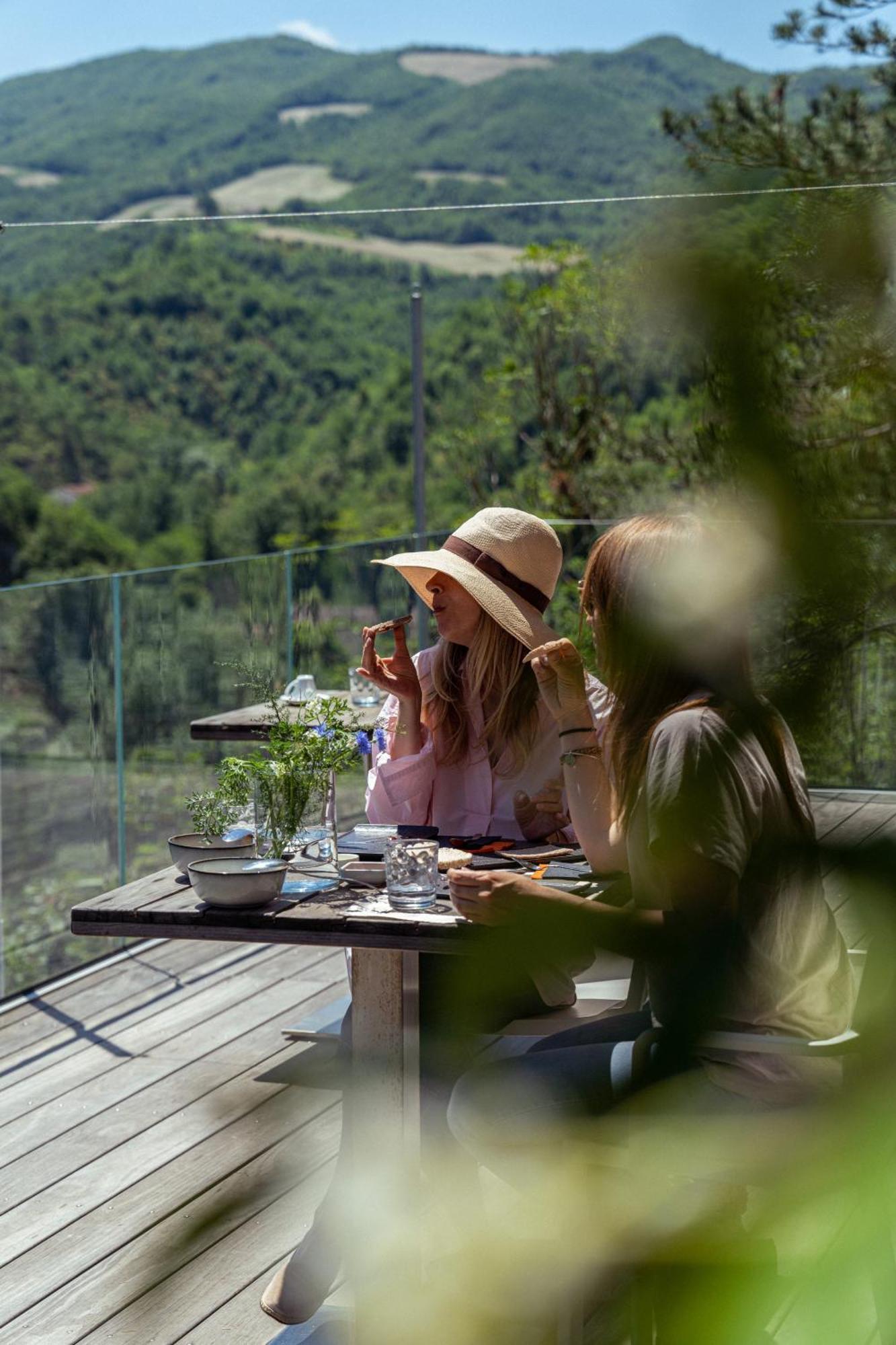 La Forestale Luxury Ecolodge Piano Terra- Appt Акуаланя Екстериор снимка