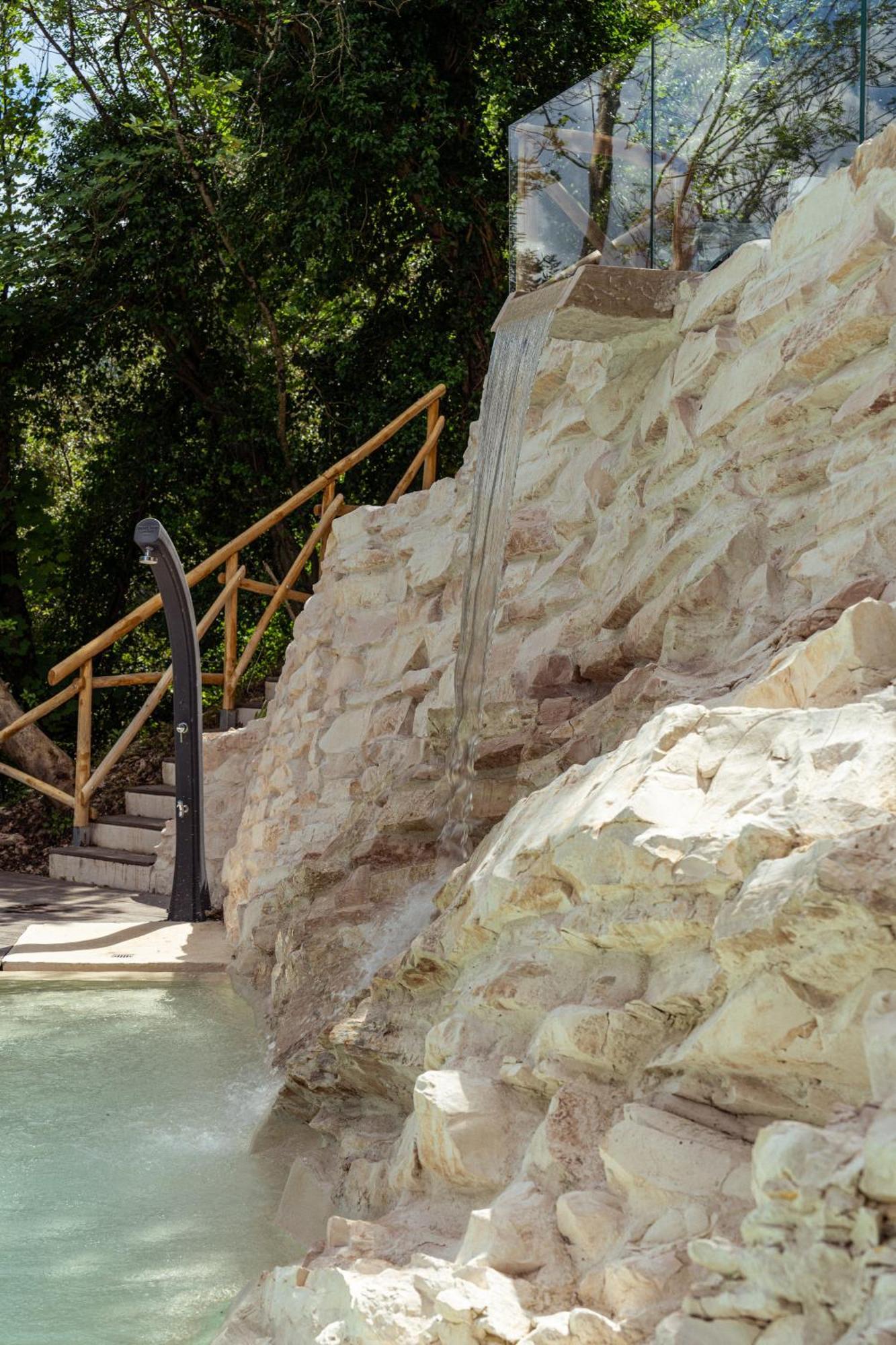 La Forestale Luxury Ecolodge Piano Terra- Appt Акуаланя Екстериор снимка